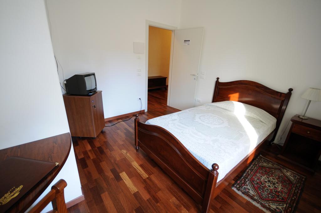 Guest House Domus Ουρμπίνο Εξωτερικό φωτογραφία